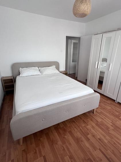 Apartament cu 2 camere decomandat în Podu Roș