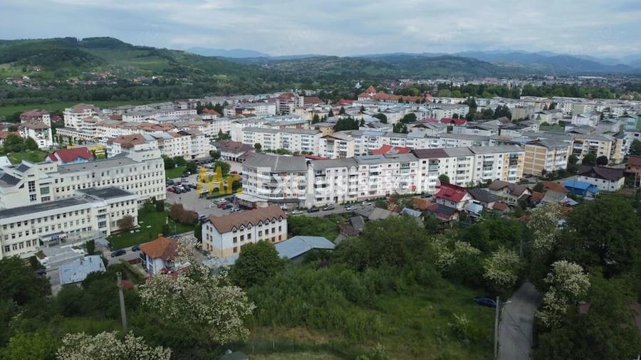 Teren de 3049 mp, în Central