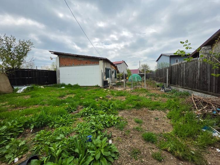 Teren Construcții intravilan de 600 mp, în Petricani