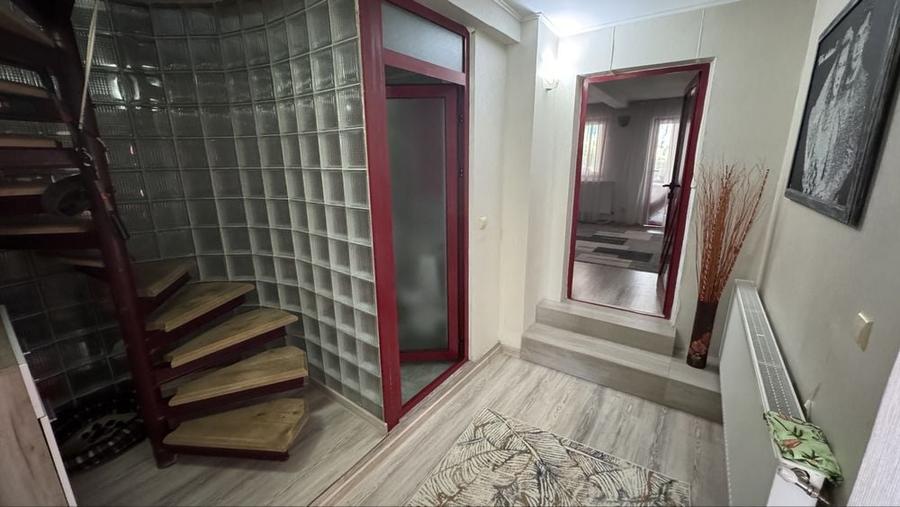 Casă cu 4 camere în Bârnova