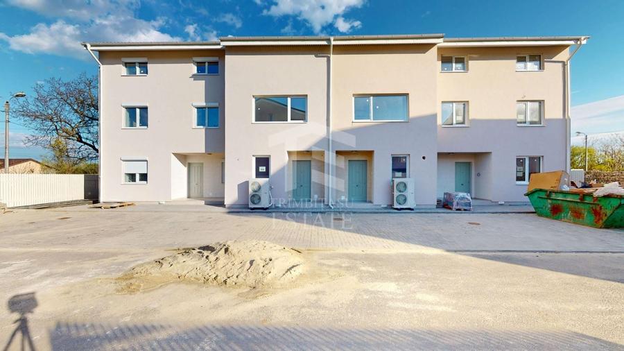 Casă individuală cu 5 camere cu Canalizare în Central