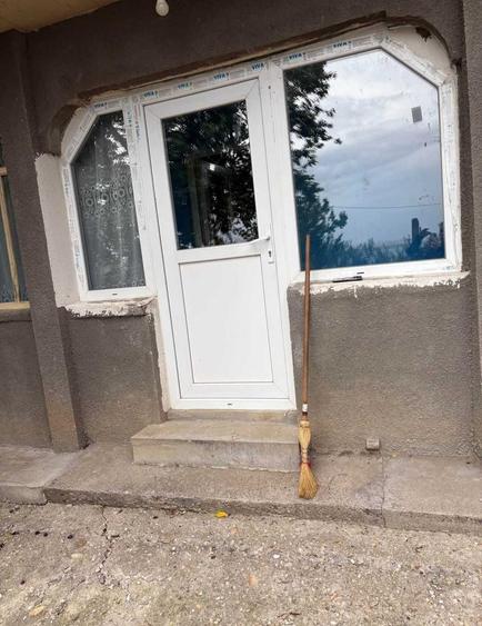 Casă cu 4 camere cu Teren 2000 Mp în Prundu