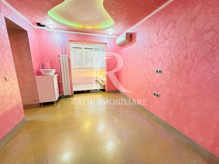 Casă individuală cu 5 camere cu Canalizare în Rogerius