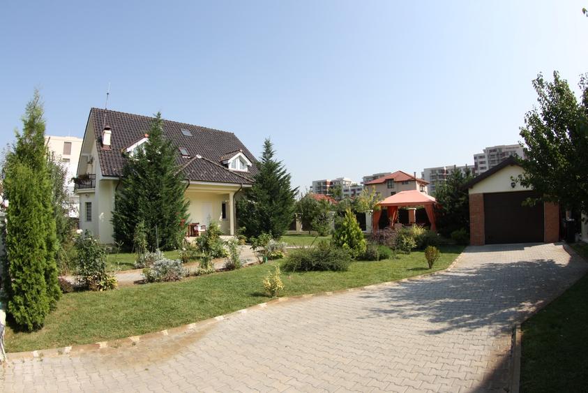 Casă individuală cu 5 camere cu Garaj în Pipera