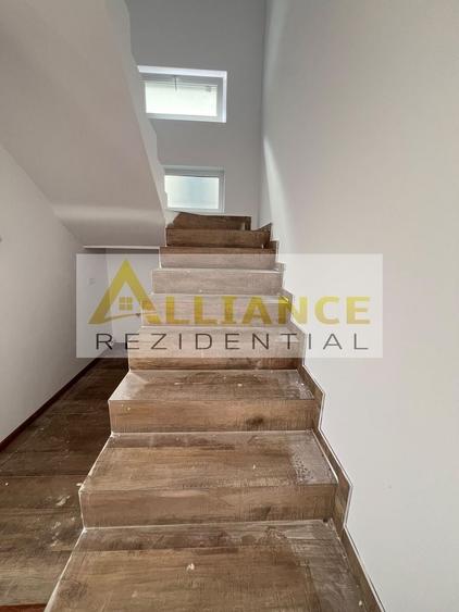 Casa Individuala - 4 camere - 400 M de STV - 15