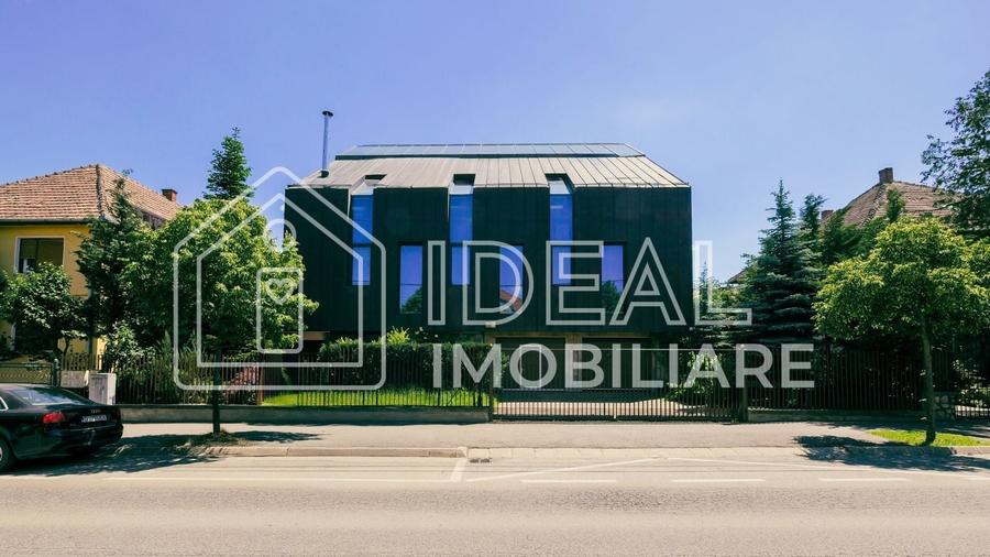 Casă individuală cu 7 camere cu Canalizare în Calea Dumbrăvii