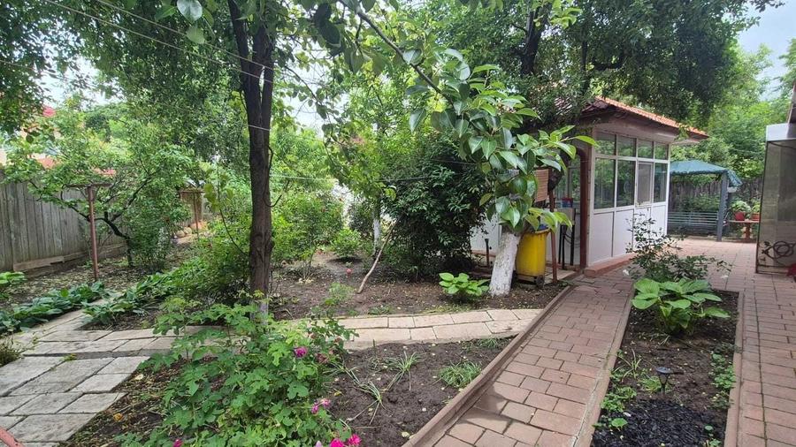 Casă cu 4 camere în Ultracentral