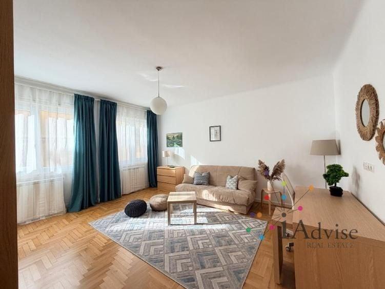 Apartament cu 2 camere decomandat, mobilat în Centrul Istoric