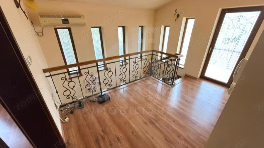 Casă cu Teren 464 Mp în Cârcea