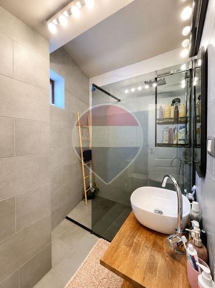 Apartament cu 2 camere semidecomandat, mobilat în Muncii