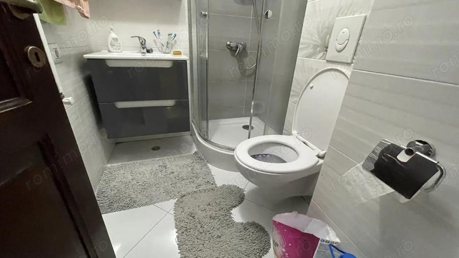 Apartament cu 4 camere decomandat în Bucovina