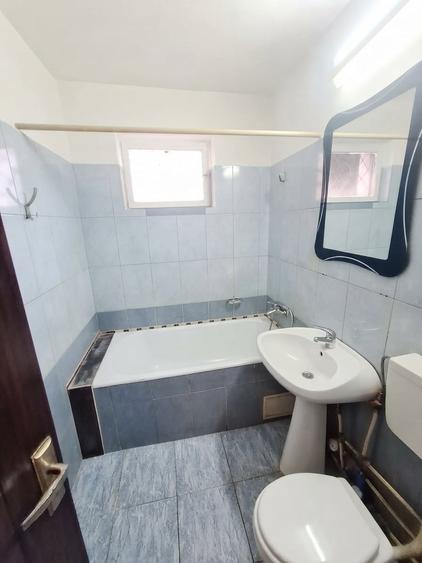 Apartament cu 3 camere decomandat în Inel II
