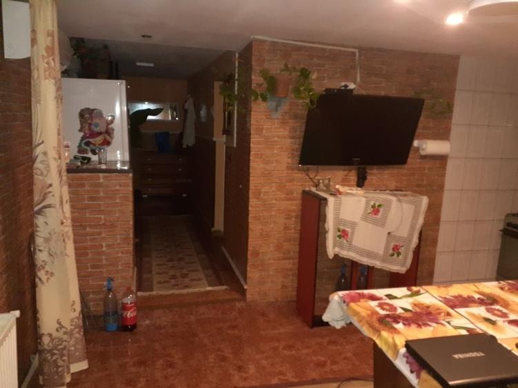 Casă cu 3 camere în Tunari