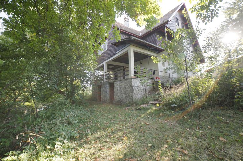 Casă individuală cu 5 camere cu Teren 1364 Mp în Brebu