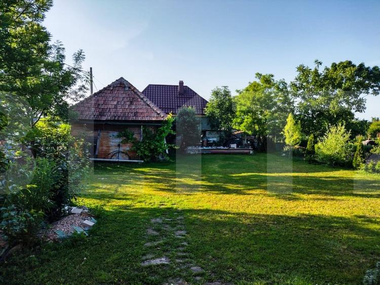 Casă individuală cu 2 camere cu Teren 2382 Mp în Aiton