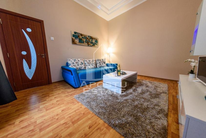 Apartament cu 3 camere decomandat, mobilat în P-ța Unirii