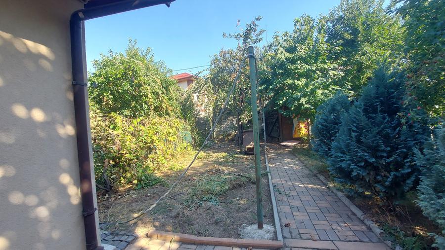 Casă individuală cu 3 camere cu Canalizare în Giulești