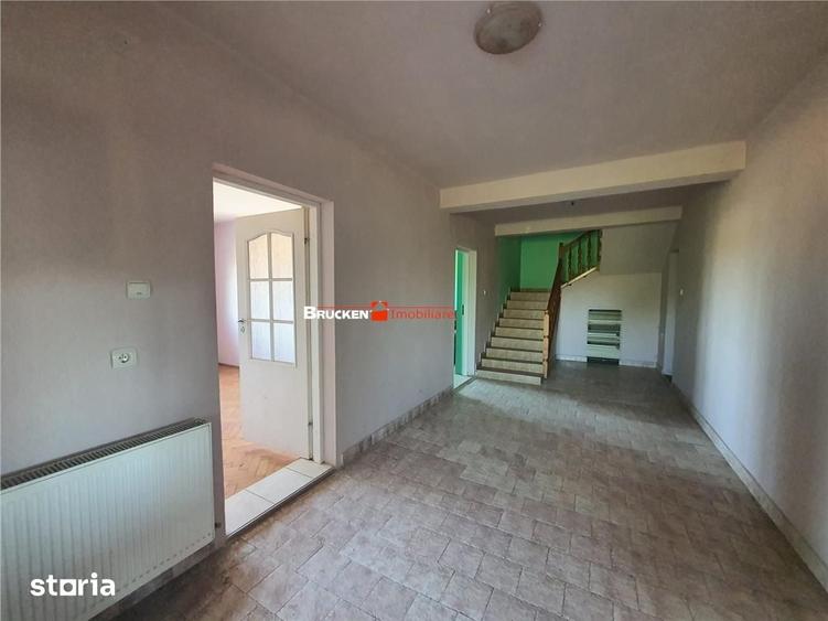 Casă cu 5 camere cu Teren 1463 Mp în Tăut
