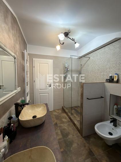 Casă individuală cu 5 camere cu Canalizare în Dumbrăvița