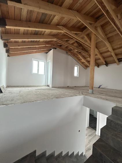 Casă cu 3 camere cu Canalizare în Giroc