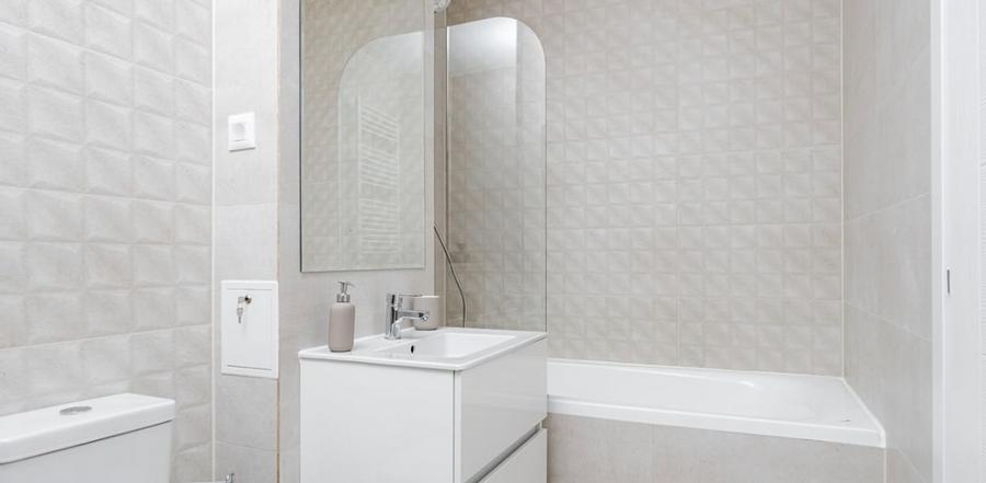 Apartament cu 3 camere decomandat în Basarabia