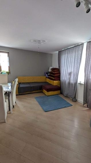 Apartament cu 2 camere semidecomandat în Florești