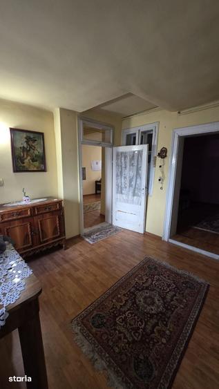 Casă cu 2 camere cu Teren 228 Mp în Central