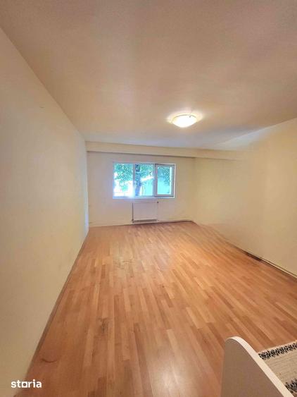 Apartament cu 2 camere decomandat în Plopilor
