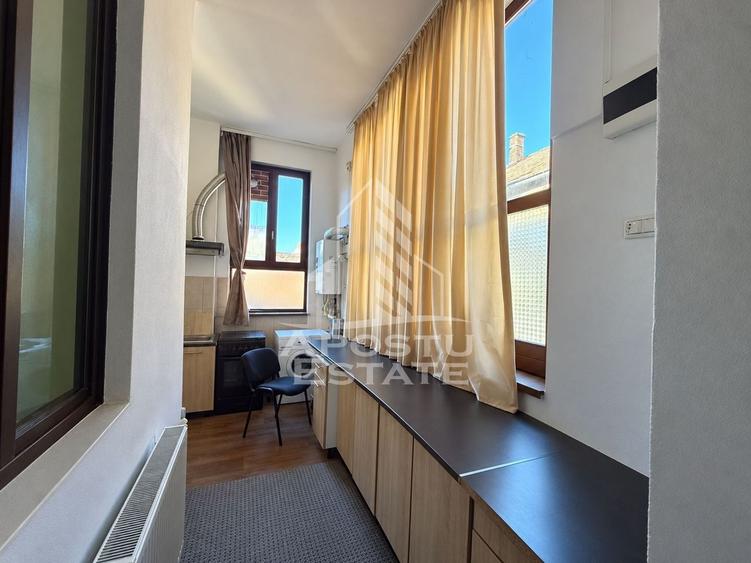 Apartament cu 3 camere semidecomandat, mobilat în Iosefin