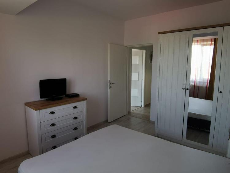 Apartament cu 2 camere decomandat, mobilat în Berceni