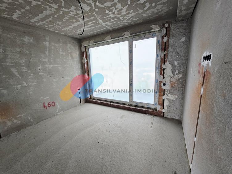 Apartament cu 4 camere semidecomandat în Mărăști