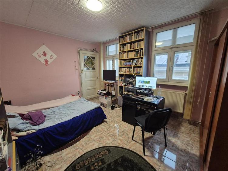 Apartament cu 3 camere nedecomandat în Călărași