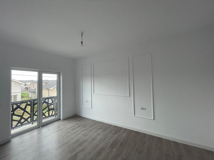 Duplex cu 5 camere cu Canalizare în Ghiroda