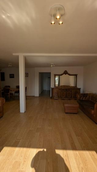 Apartament cu 3 camere semidecomandat în Mihai Bravu