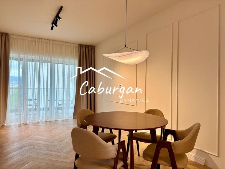 Apartament cu 3 camere semidecomandat, mobilat în Cristian
