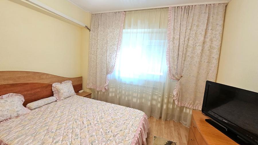 Apartament cu 3 camere decomandat în