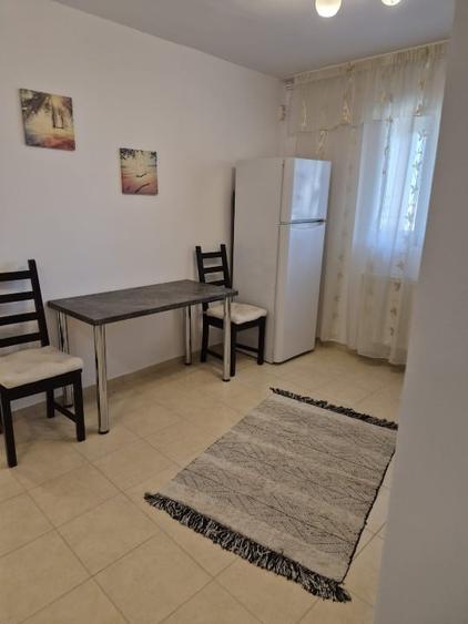 Apartament cu 2 camere decomandat, mobilat în Berceni