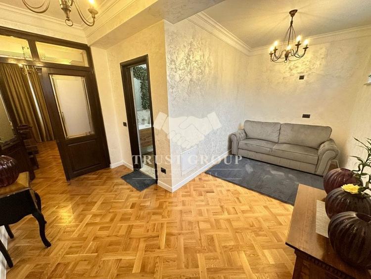 Apartament cu 3 camere decomandat, mobilat în Arcul de Triumf