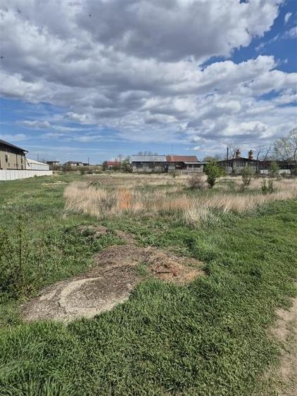 Teren Construcții intravilan de 2400 mp, în Broșteni