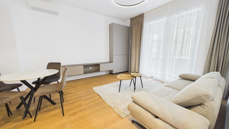 Apartament cu 2 camere semidecomandat în Grivița