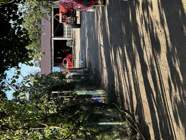 Casă cu 4 camere cu Teren 1070 Mp în Poiana