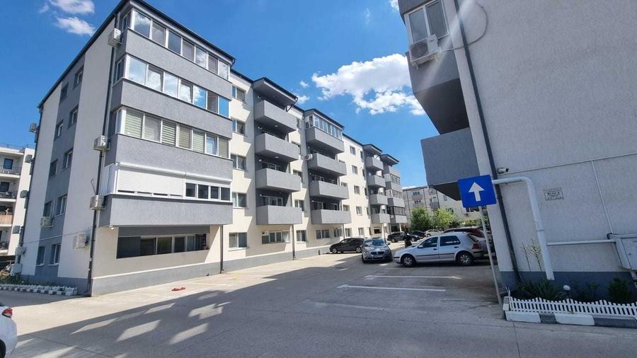 Apartament cu 2 camere decomandat în Titan