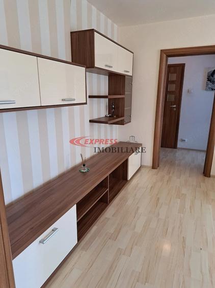 Apartament cu 3 camere semidecomandat în Titan