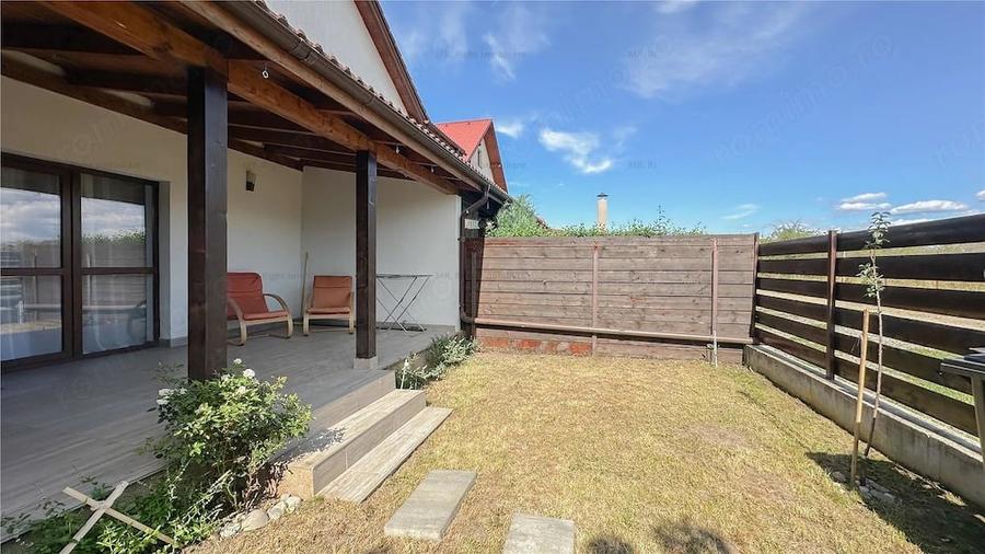 Casă cu 4 camere cu Teren 250 Mp în Sânpetru