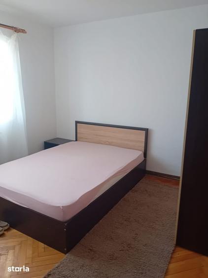 Particular inchiriez apartament 3 camere decomandat 74 mp - 3