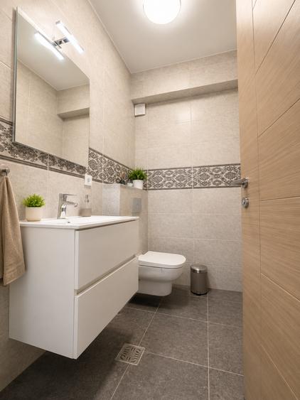 Apartament cu 3 camere decomandat în Faleza Nord