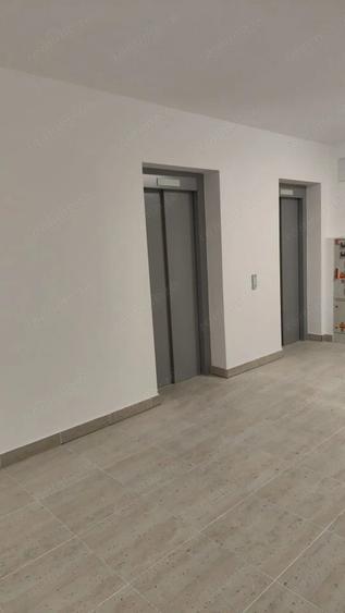 Apartament cu 2 camere decomandat în Pietroasa