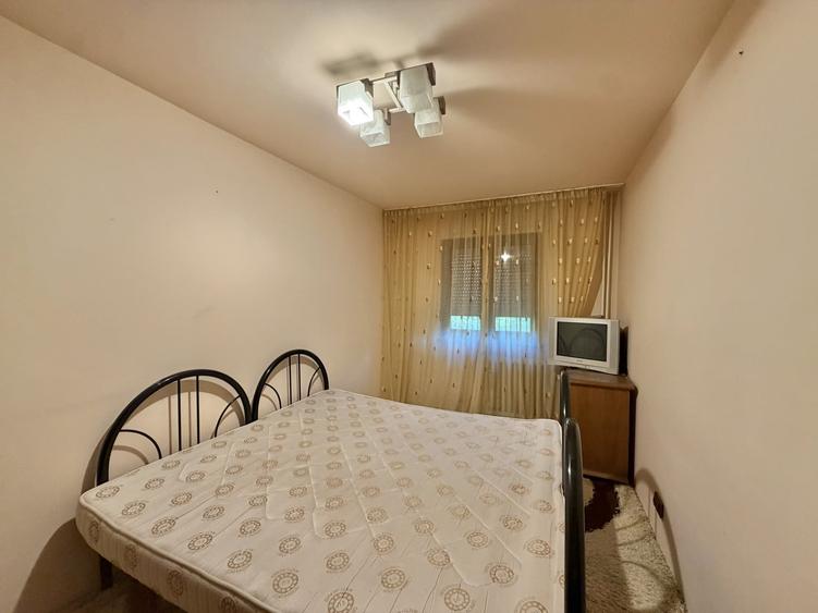 Apartament cu 4 camere semidecomandat, mobilat în Dacia