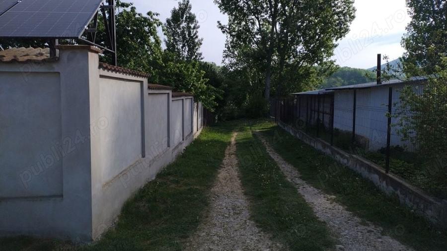 Teren de 2200 mp, în Olteni