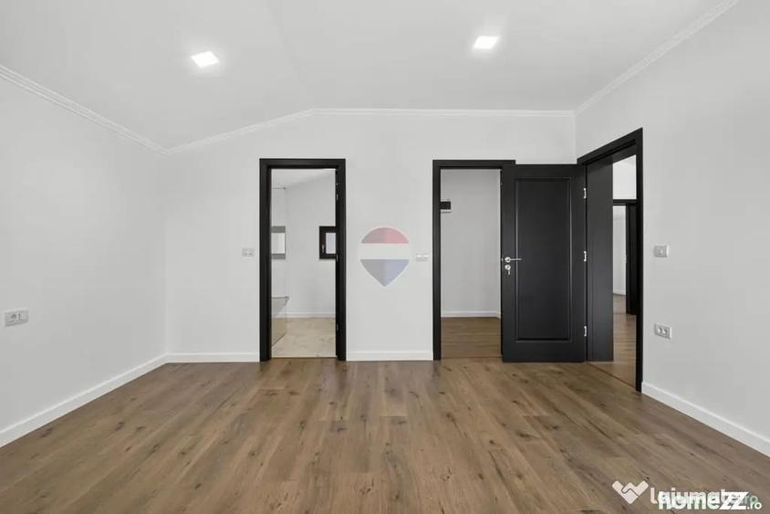 Casă cu 7 camere cu Teren 437 Mp în Livada